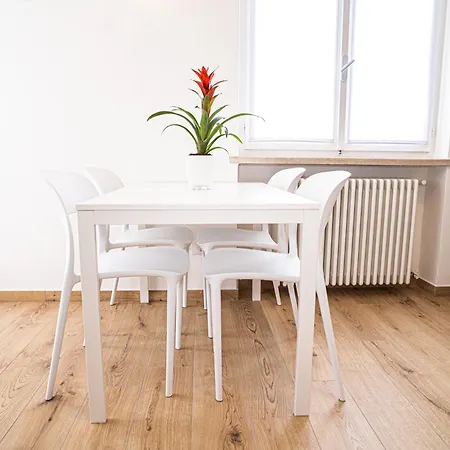 Bergamini 23 Garda Apartmán *